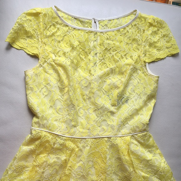 ABS yellow cap sleeve lace flare dress - Picture 2 of 5